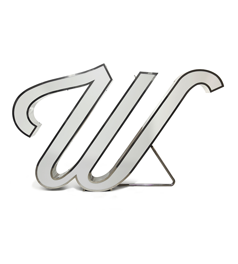LETTER W 落地灯