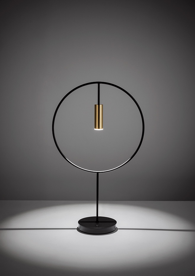 REVOLTA 台灯
